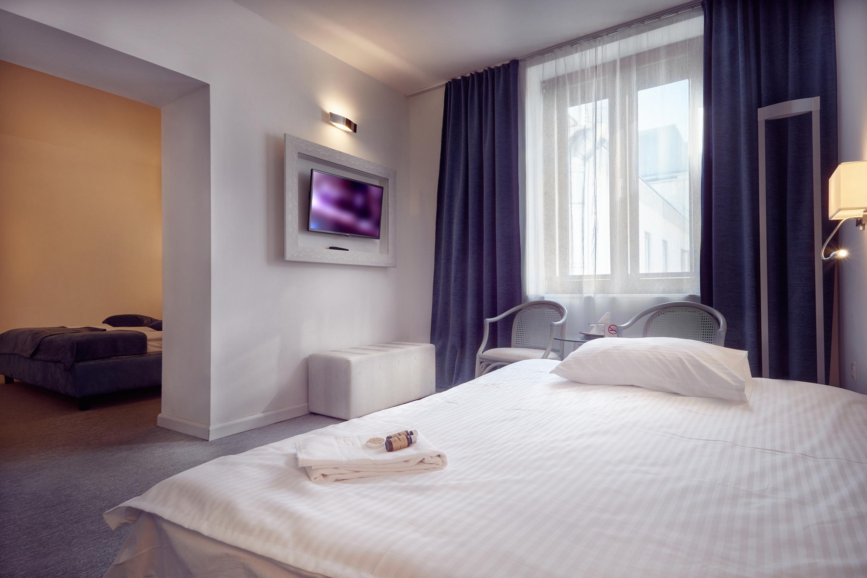 Hotel Continental Forum 4*
